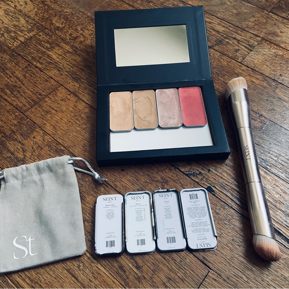 Seint Makeup Palette with Brush - Cream, Tan, Pink Shades